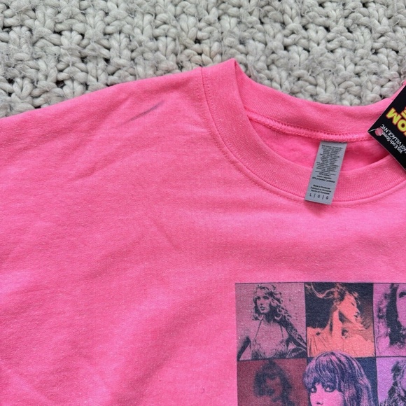 Aliens of Brooklyn Taylor Swift The Era Tour Sweater L NWT - Picture 8 of 11